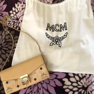 MCM CLUTCH / wallet